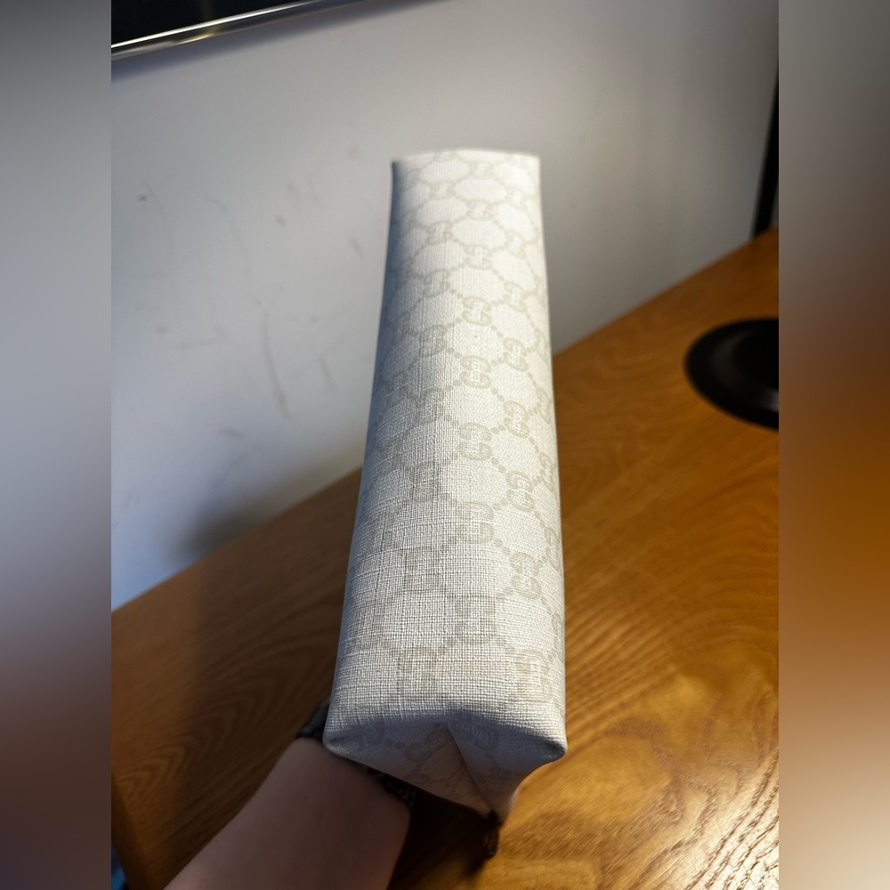 Gucci Plus White Coated Canvas Clutch - Picture 10 of 12